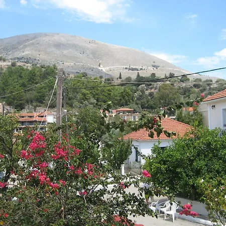 Giannos アパート *