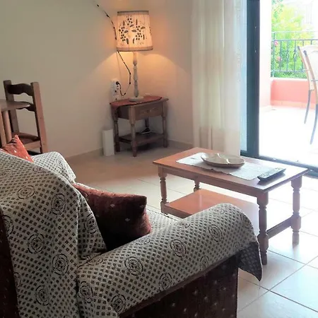 Giannos アパート *