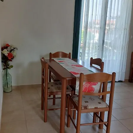 Giannos דירה *
